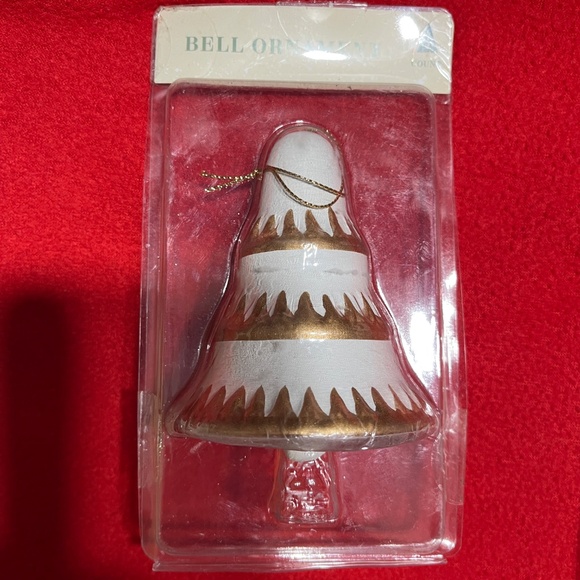 🎄 White & Gold Ceramic Bell Ornaments – Set of 3 (Reindeer, Tree & Santa) – NEW - Picture 7 of 12
